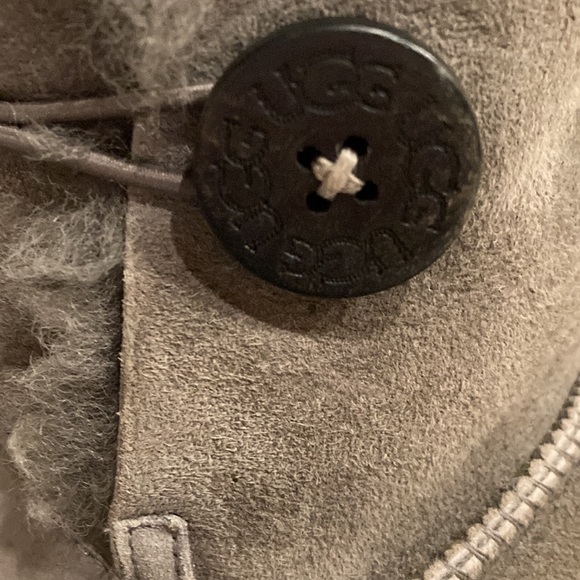 Ugg Bailey Button Grey Boots size 8 - Picture 4 of 6